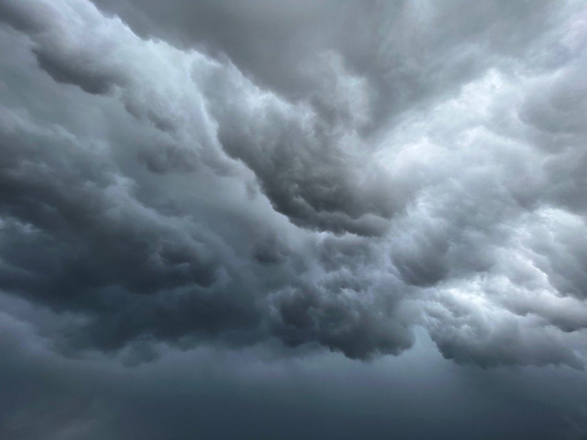 Last July they tried a heatwave on the UK, this year they’re trying wet, autumnal weather. What is a natural summer? #chemtrails #GeoEngineering