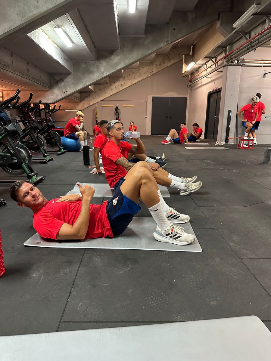 Algecirascf_ENG's tweet photo. ➡️We're starting! ⚽️🙌🏻
Season 23/24 begins!🔴⚪️

#preseasonACF #thisisacf #madetowin #wearegrowingtogether https://t.co/HcOFtilH8O