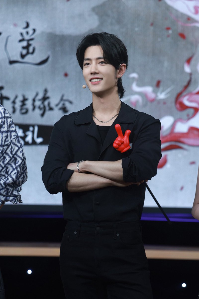 XiaoZhan_OFC's tweet photo. 【230717 Photo】

#TheLongestPromise
#XiaoZhan #肖战 #SeanXiao

Xiao Zhan Studio Weibo updated:

Shi Ying enters the mortal world and comes to meet the audience. https://t.co/ckNxfbdlAs