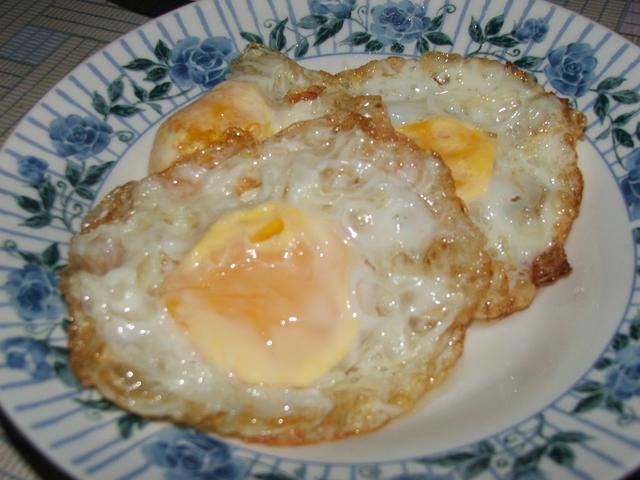 nabilfikran10's tweet photo. Bila aku order telur mata, aku nak 

yang mcm ni.             bukan mcm ni. https://t.co/iHrYjAp4rV