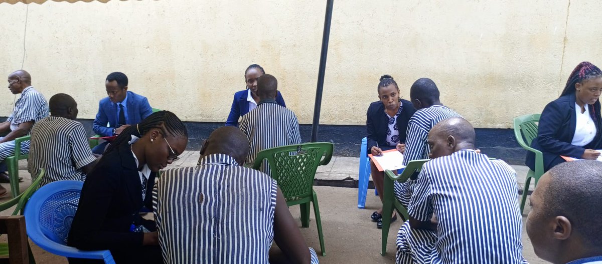 SchoolofLawKE's tweet photo. Last Saturday, our ATP students conducted a legal aid clinic at KIBOS Maximum Security Prison in Kisumu County. The students’ offered free legal advice to the inmates with the help of our lecturers, Ms
Anastasia Otieno and Ms Christine Kungu
#Legalaidservice
#ATPstudents https://t.co/TzazPzyp1J