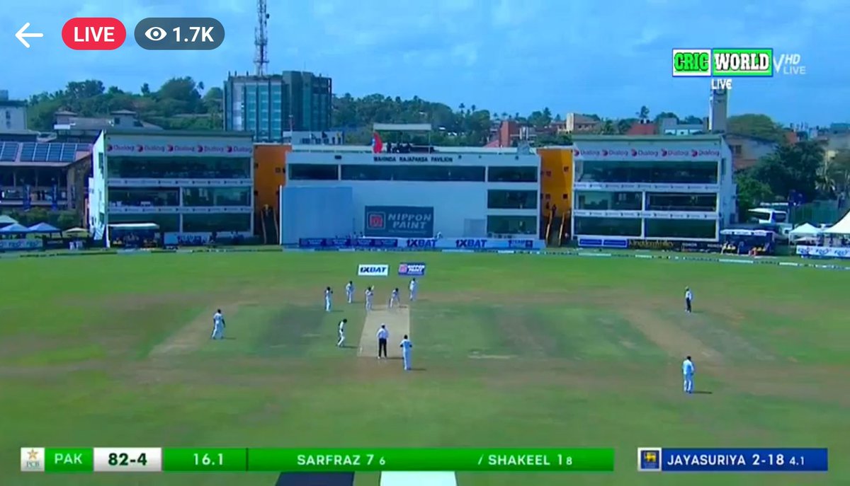 HuzaifaKhan021's tweet photo. Kaptani me farq dekhe 80/4 out krky srilanka ks trah attack kr rha h,leg slip ,short leg, first slip, Pakistan ne is se adhy runs pe 4 out krleay thy lekin attack nh krsky https://t.co/8y18IKbezP