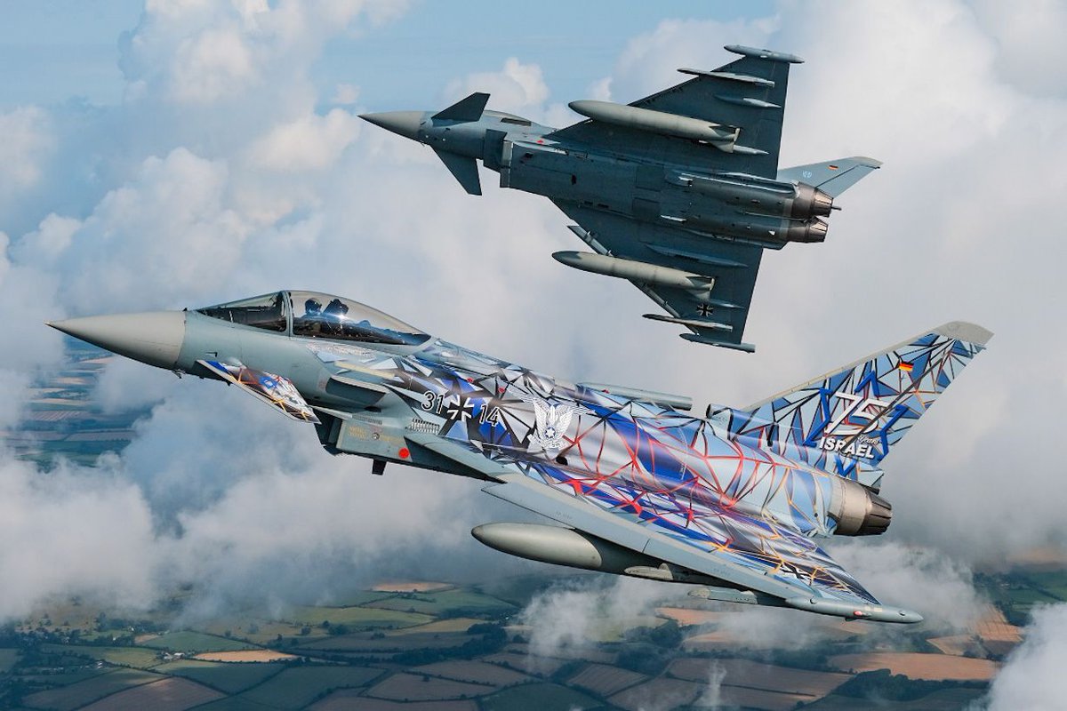 Team_Luftwaffe's tweet photo. And the winner is: #EagleStar 2.0! Wir freuen uns riesig, mit unserem Eurofighter aus Rostock/Laage beim @airtattoo in Fairford 🇬🇧 den Preis "Best Aircraft livery" gewonnen zu haben. Stolz wünschen wir Euch allen einen guten Start in die Woche! #TaktLwG73 @RoyalAirForce
@IAFsite
Bilder:  Aviation Photo Crew / IAF / Luftwaffe