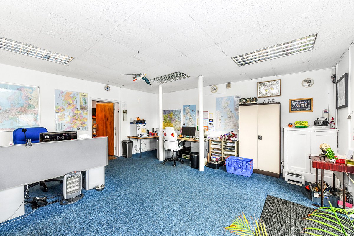 New Investment Instruction - 178 High Road, Chilwell. Contact Oliver Marshall for further information - oliver@fhp.co.uk / 07887 787 885 

fhp.co.uk/properties/178…