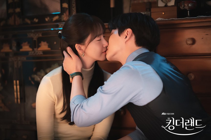 mystarmyangel's tweet photo. They are so beautiful your honor 🥹🥹🥹

#임윤아 #LimYoonA #윤아 #YoonA #킹더랜드 #KingTheLand #Junho #LeeJunho https://t.co/q4qiToWNVM
