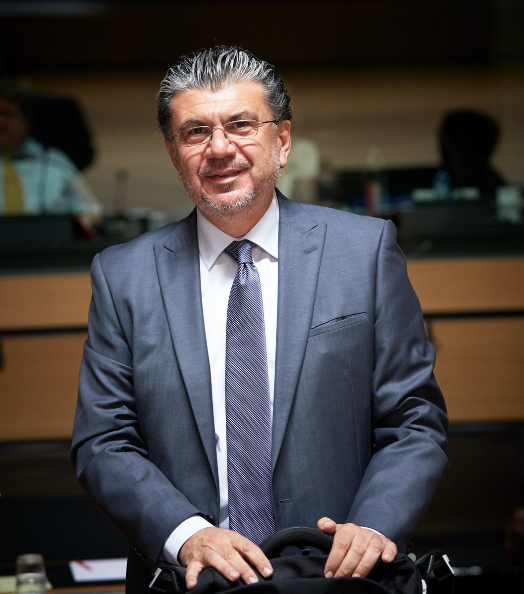 Καλωσορίζουμε θερμά τον νέο Γ. Διευθυντή του <a href="/maritimeCyprus/">Shipping Deputy Ministry of Cyprus / ΥΦΥΝ</a>, Δρ. Στέλιο Χειμώνα, “ένα φίλο [συνεργάτη] από τα παλιά” &amp; ευχόμαστε μια παραγωγική θητεία. Προσβλέπουμε σε μία στενή Συνεργασία. “Μόνο Μαζί Μπορούμε να Πλοηγήσουμε την Κυπριακή Ναυτιλία σε ασφαλή λιμάνια”. Καλοτάξιδος!