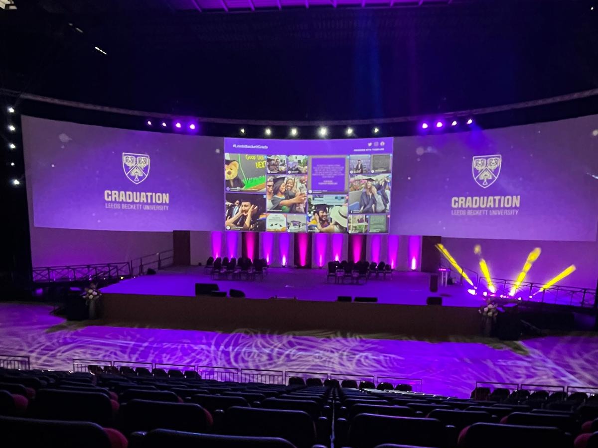 Let Graduation 2023 officially begin with the ceremony for our <a href="/SchoolofETHM/">SchoolofETHM</a> set to start shortly! Congratulations to all our amazing graduates 💜#LeedsBeckettGrads

Watch the ceremony👇
leedsbeckett.ac.uk/graduation/gra…