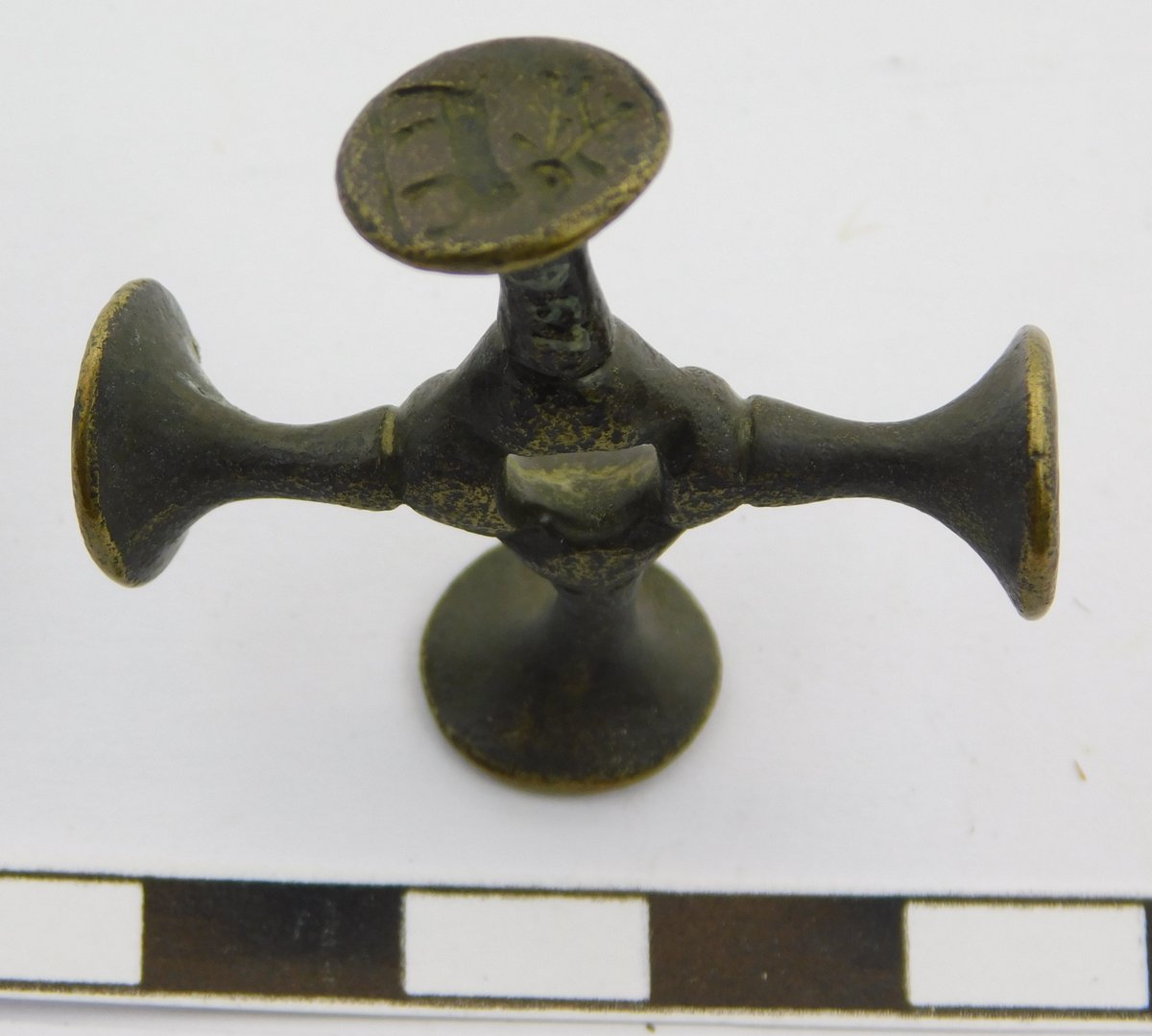 The #MuseumDocumentation project has highlighted a curious object: a four-armed seal die matrix – bearing four different animal impressions on each arm: a goat, boar, lion and deer. (16th Century, Headcorn). Can you see which one is at the top here? #archaeology #cataloguing