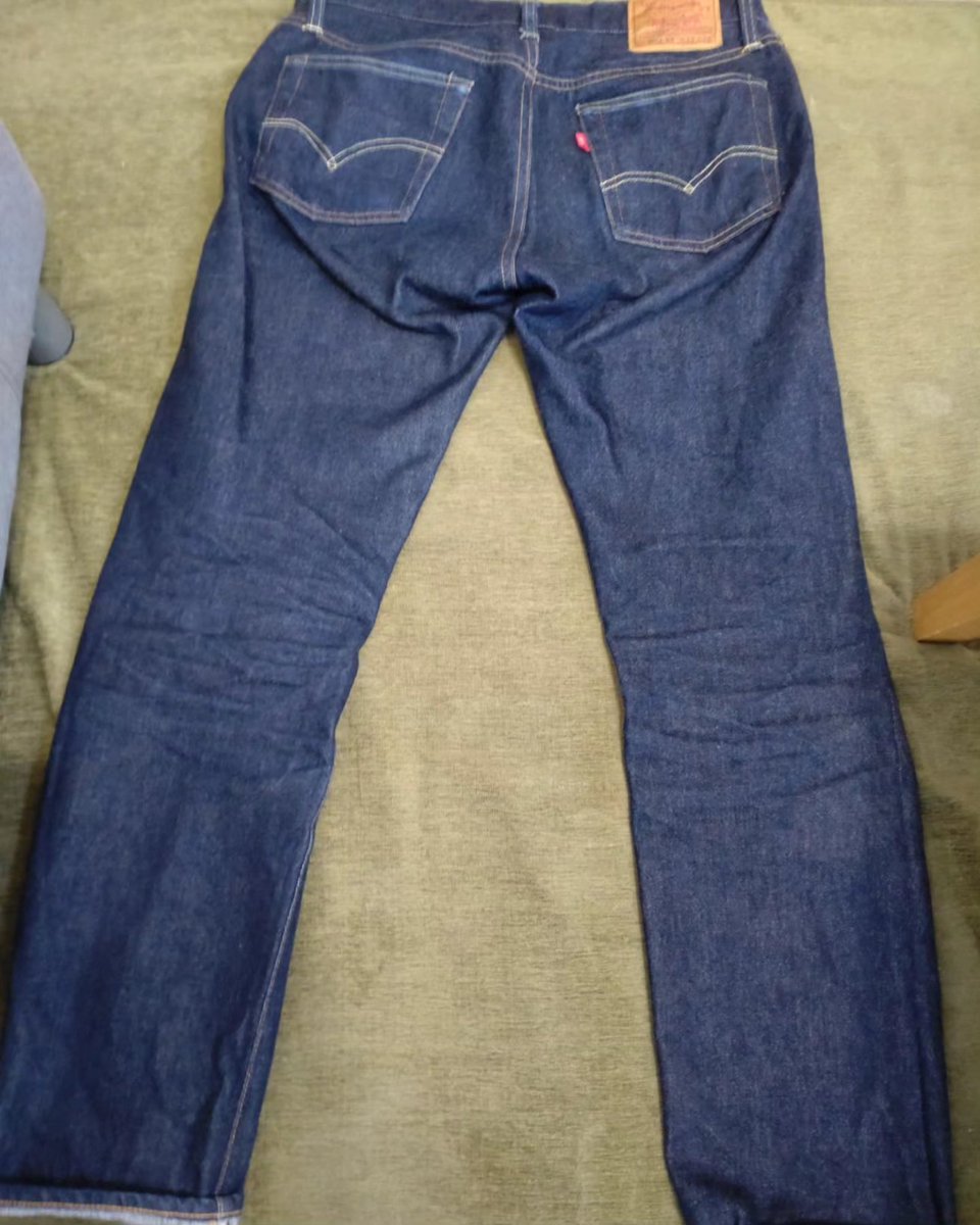 bridgeoverdawn's tweet photo. リーバイスLVC 501ZXX(1954)
購入から2ヶ月。リジットから2インチ縮みジャストサイズ!隠しリベットの色落ちが出てきた。外では暑すぎてジーパン無理🙅♂️#levis501zxx #levislvc #rolex#chromehearts
#リーバイス501zxx
#リーバイスlvc
#ロレックス
#クロムハーツ https://t.co/eTvhG7DssW