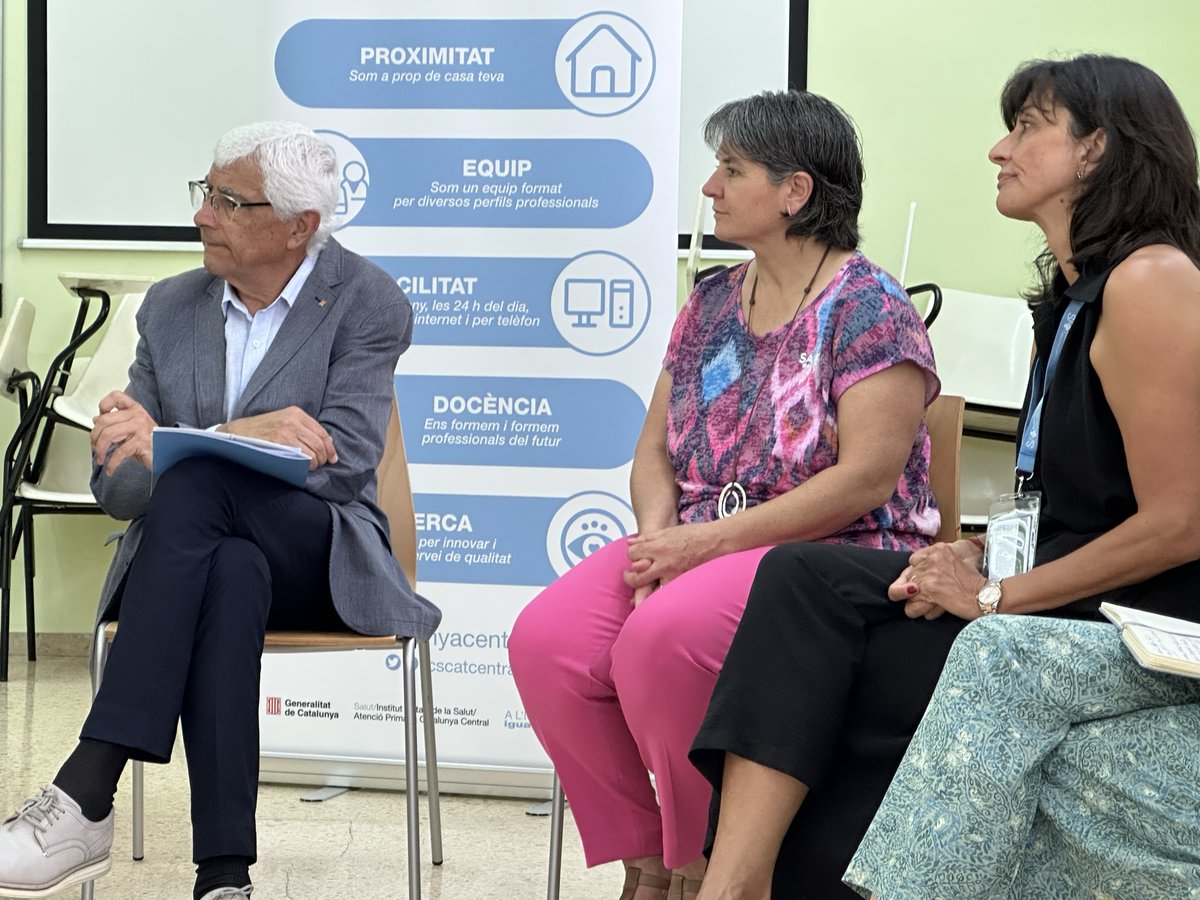 icscatcentral's tweet photo. 📌El conseller de @salutcat, @manelbalcells, va visitar el #CAPOsona i es va reunir amb la direcció de l’Equip d'Atenció Primària i els professionals.
Van compartir els reptes del centre i reflexions sobre el futur del sistema sanitari públic.
👉https://t.co/yV34L4EDhs https://t.co/v4zbrKH2UB