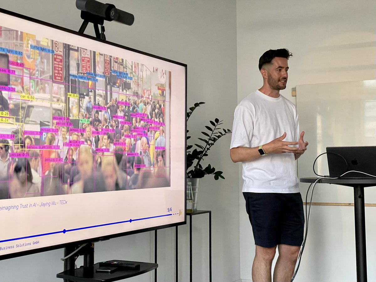In last week's meetup, Tugyan Ertürk &amp; Johannes Schauer from <a href="/Sclable/">Sclable | Digital Innovation Studio</a> explained how we can ensure reliable and ethic design when using A.I. as a design material. Thank you for the perfect organization Michaela Holzmann! #uxaustria #uxvienna #ixdvie.  .