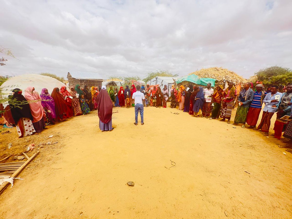 SomaliSogud's tweet photo. Community based child protection network jubbaland in Gedo- Luuq district #awareness Raising campaign for IDPS photos campaign funded by #UNSOM implemented by #SOGUD. https://t.co/sefnzCin6V