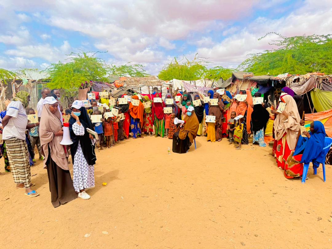 SomaliSogud's tweet photo. Community based child protection network jubbaland in Gedo- Luuq district #awareness Raising campaign for IDPS photos campaign funded by #UNSOM implemented by #SOGUD. https://t.co/sefnzCin6V