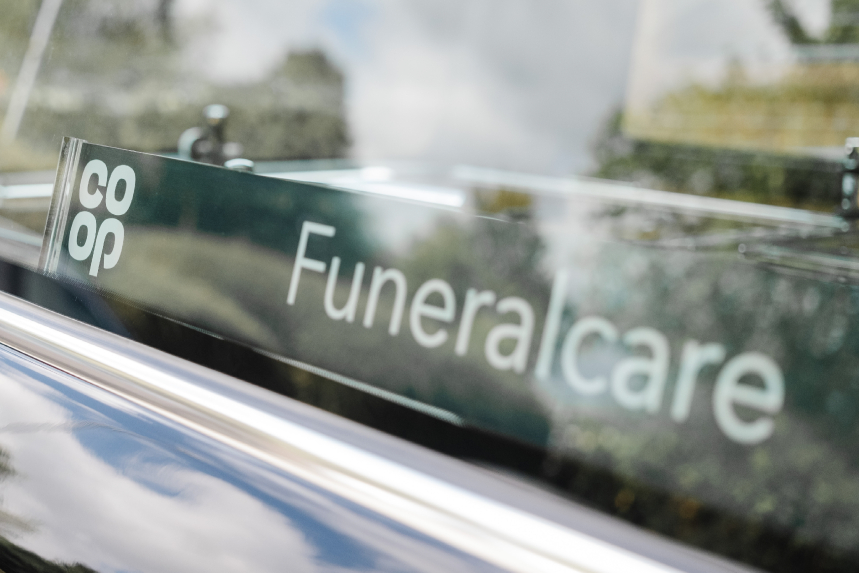 prweekuknews's tweet photo. Co-op Funeralcare hires agency #pr #comms @WPRAgency @CoopFuneralcare https://t.co/323Ck4fqO3 https://t.co/OaKF7hyH3r