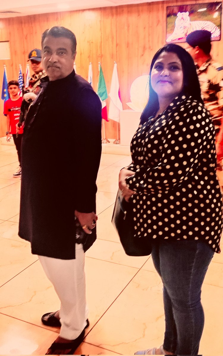 SushmitaS01's tweet photo. Today had a great opportunity meeting @nitin_gadkari ji just before his visit to Lucknow. Thank you Sir https://t.co/LCITnX161y