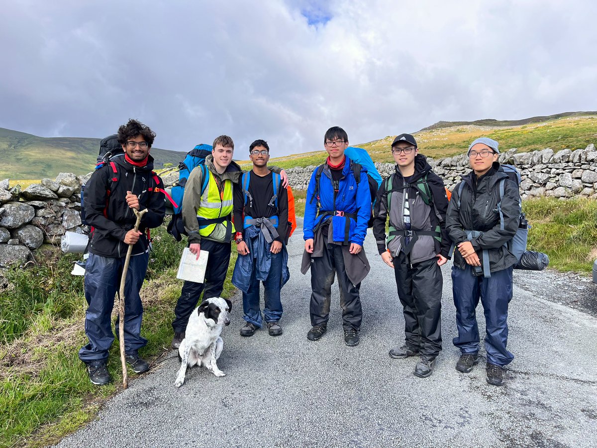 MissECollierDGS's tweet photo. Group 6 are through the checkpoint and on their way! @DartfordGS @MissMacKenzie7 @GeogAttwell https://t.co/kqdATrHWWe