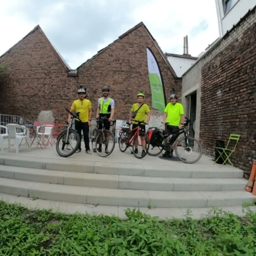 GracqLiege's tweet photo. Le groupe CARTO du @GracqLiege a sillonné les rues de Liège pour alimenter la plateforme #mapilary et pour servir de support pour les futures propositions d'aménagements cyclables. A suivre sur #openstreetmap. https://t.co/pceQKfBvQd