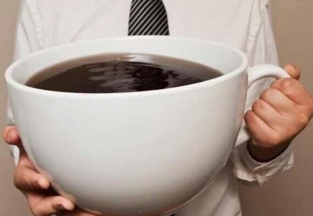 EtMeSolta's tweet image. "Preciso de um gole de café pra começar o dia animado"

o gole de café: