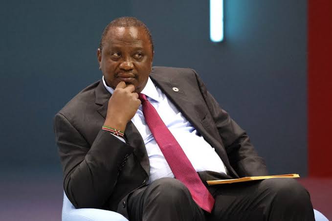 magwaz3's tweet photo. President Uhuru Kenyatta knew definitely that Kenya won't go anywhere with his Deputy William Ruto, that's why he broke their Kumi kumi deal and decided to back Raila Odinga.
At least MAJORITY can now admit in their hearts that Uhuru Was Right! https://t.co/bs1lasdXXp