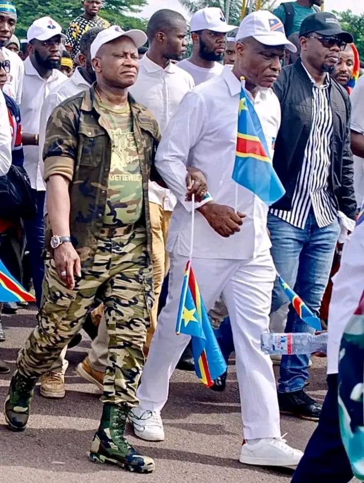 DevosKitoko's tweet photo. J'étais devant vous aux côtés de  Franklin SG de LGD et de mon gd frère Bolenge Tenge de ER. Je voulais tenir la main du  président Martin, vous m'avez dit,"Devos, aujourd'hui c'est mon tour, laissez moi prendre l'onction chez le président élu"
Chacun répondra de ce crime. https://t.co/BUcnwurJWt