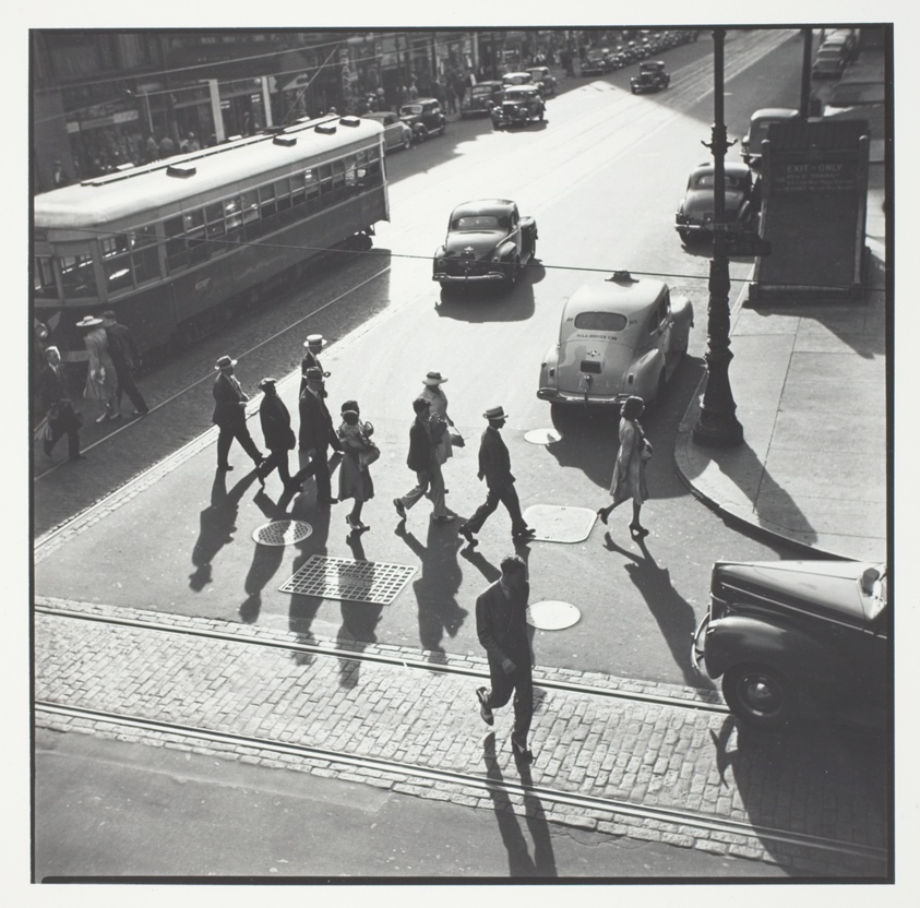 ⚡Art Institute of Chicago⚡
Philadelphia, Louis Faurer, 1942, United States