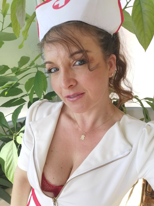 Tu aimes cette tenue ? 😋 https://t.co/bRbuhkmsxg