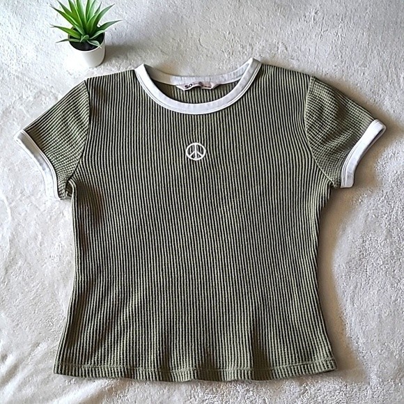 So good I had to share! Check out all the items I'm loving on <a href="/Poshmarkapp/">Poshmark</a> #poshmark #fashion #style #shopmycloset #donnaricco #newbalance #so: posh.mk/5ttayFFjvBb