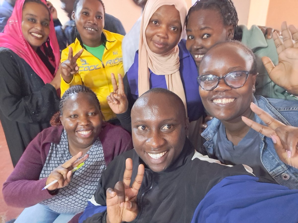 mainamary254's tweet photo. Happy faces ,peaceful environment, and productive nations.When youths are happy, the nation is happy. #LeadersWithValues @cherrylexly @Nancynyawirah @ronyiego87 https://t.co/uYWn3nLfDP