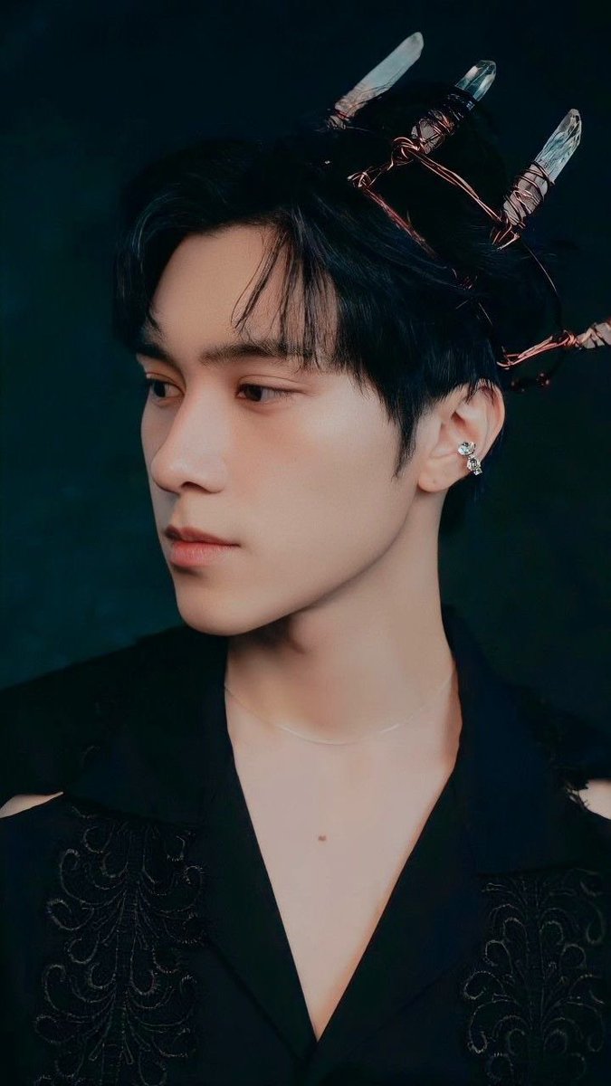 XSLBCCDKS1947's tweet photo. What you have is always beautiful, even if it's been five years.
新成员 #SMROOKIES #HENDERY #19990928 #中国澳门 #SR18B
#5YearsToForeverWithHendery
#HENDERY #黄冠亨 #WayV #威神V
#WayVFanart https://t.co/Hgmf0evntC