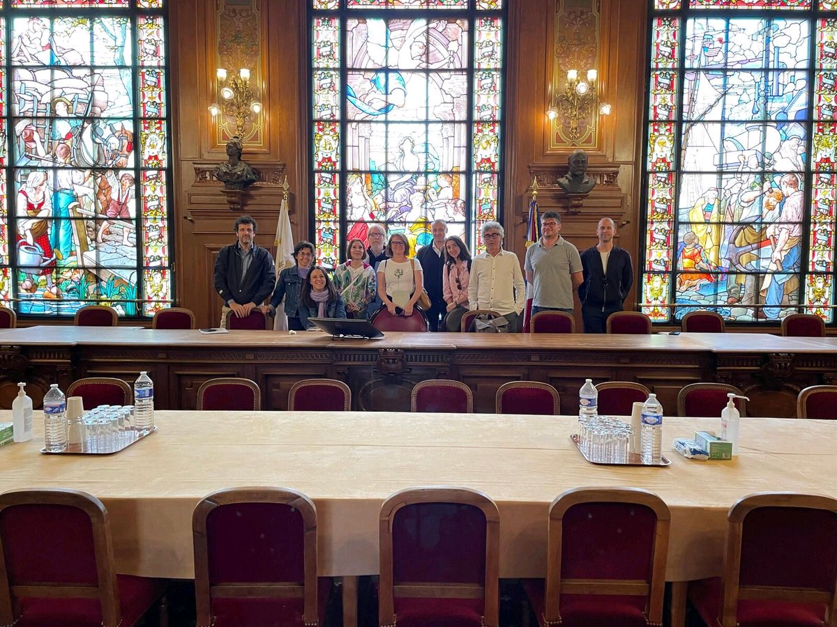 Progetto di #formazione #Erasmus+ organizzato dall'#OdG Liguria dedicato al mondo della #comunicazione istituzionale, pubblica e diplomatica. 
Dodici giorni full immersion a Parigi trascorsi scrivendo, dialogando e confrontandoci.

#giornalismo