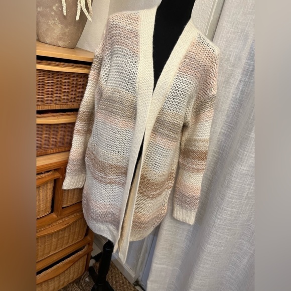 KCopying's tweet photo. So good I had to share! Check out all the items I'm loving on @Poshmarkapp from @LisaSco09014524 #poshmark #fashion #style #shopmycloset #numph #akoo #nobrand: https://t.co/yd9woxKkCj https://t.co/2ikkBRAaU4