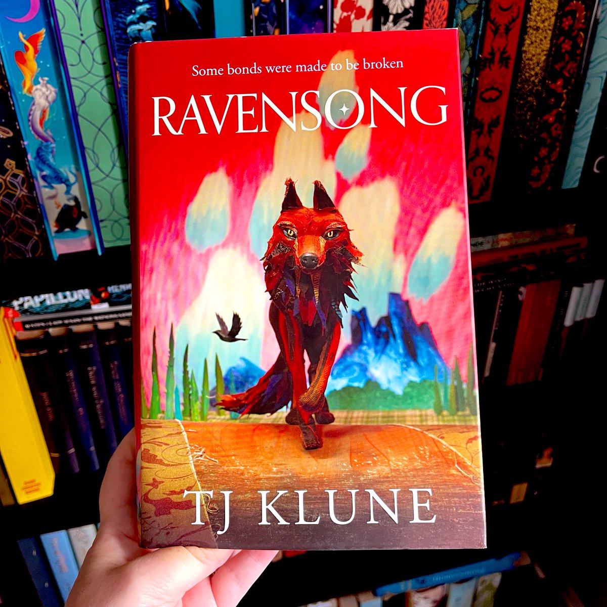 Ahhhh! Thanks so much @BlackCrow_PR & @UKTor for this beautiful copy of #Ravensong I loved Wolfsong so I am immediately ditching the rest of my TBR to now read this tonight! This edition is out 3rd August 🐺