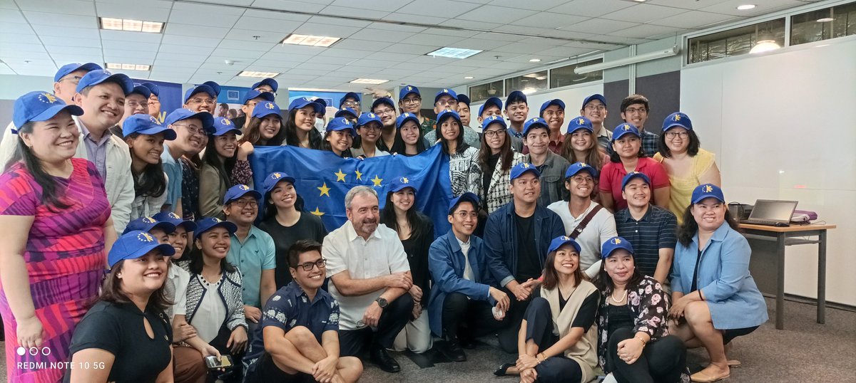 EUinthePH's tweet photo. H. E. Luc Véron,  @EUAmbPH, congratulated 77 new Erasmus + scholars who are pursuing  their MA and Ph D programmes in the 🇪🇺. @EUAmbPH encouraged the 👩‍🎓👨‍🎓 to become ambassadors of goodwill for both the 🇪🇺 &amp; the 🇵🇭. Erasmus+ is the 🇪🇺 scholarship &amp; mobility programme. https://t.co/FKfapdjCQk