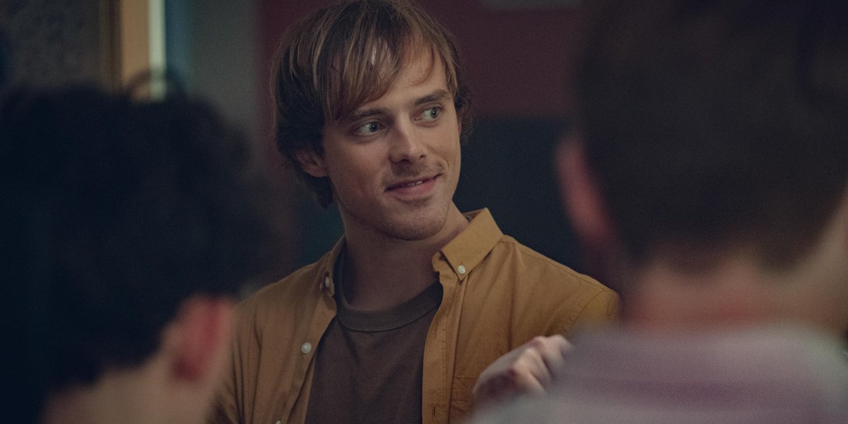 NetflixUK's tweet photo. New Heartstopper S2 photos!! 🍂

Including your first look at some of our new characters... 👀 https://t.co/BpX1bbjhB6