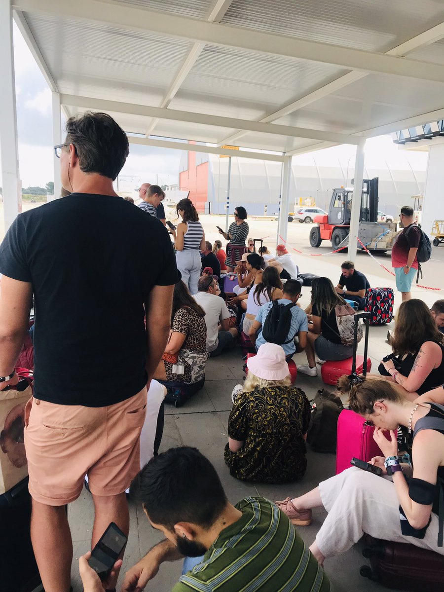 EB_Creates's tweet photo. @CastellonAP staff playing games on runway whilst all us passengers stuck on the floor waiting for the plane. Not a great experience. https://t.co/9eo8jz9QZr