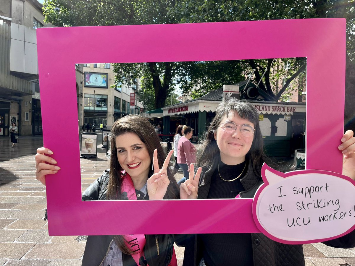 We’re here all week!
Get your pink sashes, graduation badges, alternative graduation certificates, &amp; stunning solidarity photo oops here!
#ucuRISING #SettleTheDispute