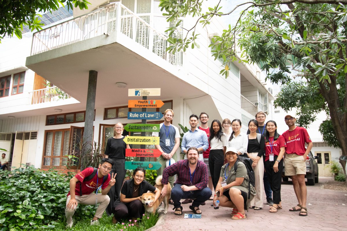 ckscambodia's tweet photo. 📷📷Snapshots of our students from Khmer Language and Culture Program (KLCP) and Advanced Study of Khmer Program (ASK)!

#CKS #KhmerLanguageAndCultureProgram #KLCP #ខ្ញុំរៀនភាសានិងវប្បធម៌ខ្មែរ https://t.co/sU0hFNNQhd