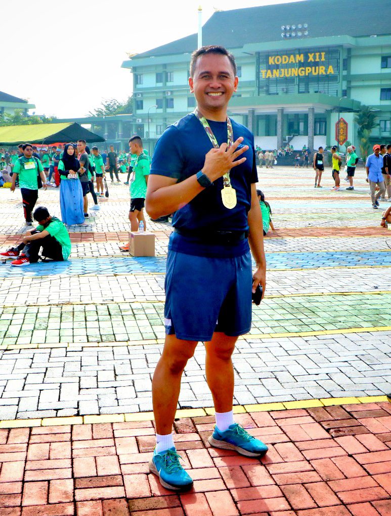 kamto_adi's tweet photo. Niat hati tambah medali finisher, apa daya ternyata nambah kendaraan, Alhamdulillah. 🤭🤭🤭

Rejeki sering bagi-bagi GA kayaknya. 🤣

GA lagi yuk, 2 jaket bomber untuk 2 pemenang, size by request. 

Diundi malam ini kalau ga ketiduran. https://t.co/ZO4O9wC4lC