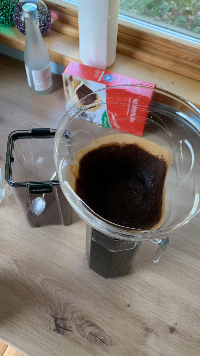 Хотод chemex-ээ орхисон хүн их л өрөвдөлтэй аргаар аяга юм олж уусан ухаантай. Гэтэл яаж дээрэлхэж бна аа.