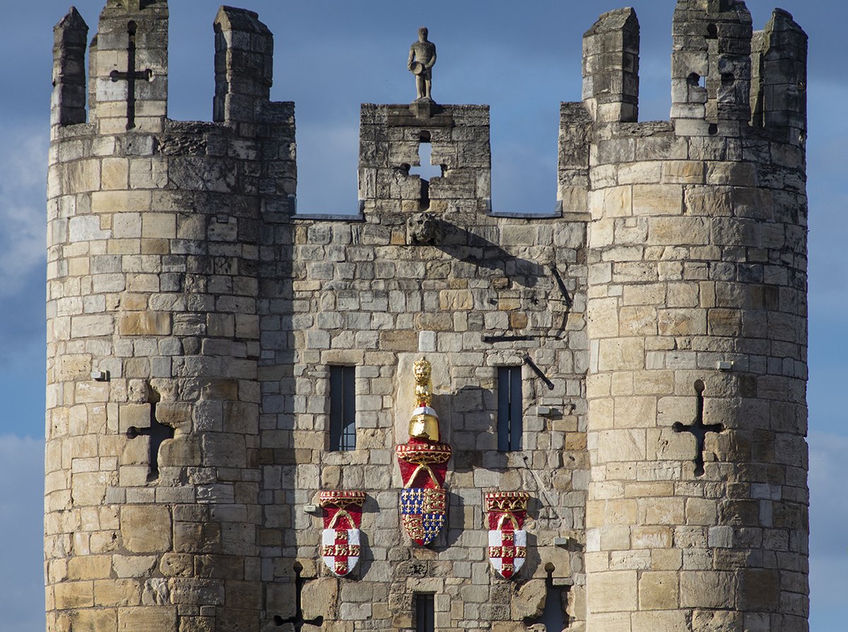LazloUzala's tweet photo. Micklegate Bar York @Yorkwalls @ThePhotoHour @HarmonyMindBody @peac4love @MartinaRosemann #MicklegateBar #York #walls https://t.co/Efhk1FOO5r