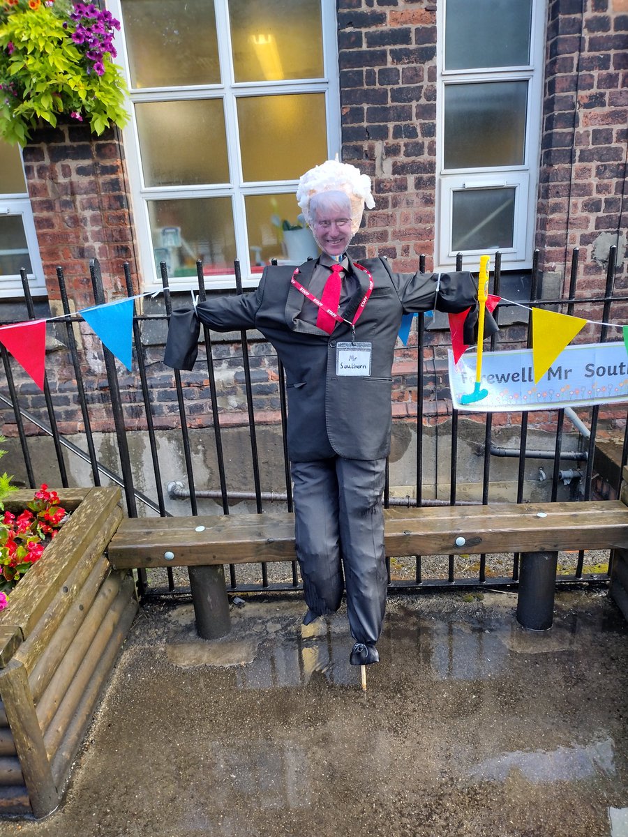 The celebrations are continuing aplenty for Mr Southern's retirement. Scarecrows, songs, fabulous cakes....