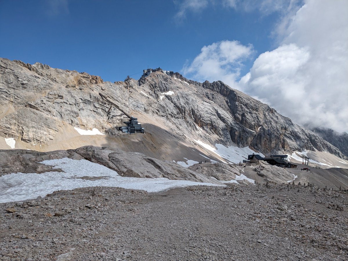 LaraUrban42's tweet photo. Starting our @nanopore workshop in the German Alps - where else than on the highest mountain, the Zugspitze. Some wonderful hiking, now hopefully some wonderful green pores. Thanks heaps to @DanielGygax11 for amazing support. https://t.co/s9FrBlkvTy