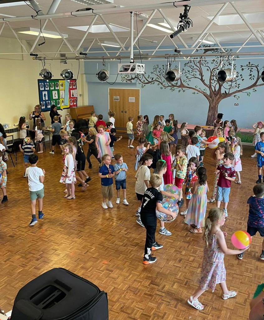 What a fab evening Thursday 13th July was! The children all had fabulous fun at this years 🪩 Summer Disco! 🪩 A huge thank you to @IvyChimneys staff and @FOICs volunteers for your help and making it another super event.