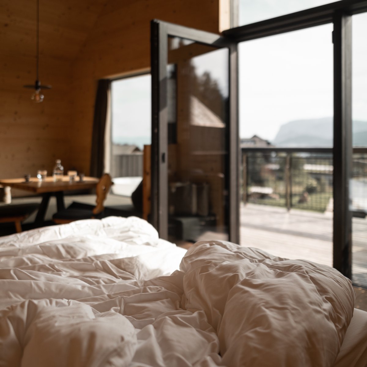 𝑺𝒐𝒎𝒎𝒆𝒓𝒇𝒓𝒊𝒔𝒄𝒉𝒆 𝒊𝒏 𝒅𝒆𝒏 𝑩𝒆𝒓𝒈𝒆𝒏 ⛰️👉tinyurl.com/Hotel-Pfoesl
Das Naturhotel Pfösl in Deutschnofen in Südtirol, auf 1.375 m Höhe. 🌸🍃🌿
📷: @pfösl
#leadingspa #leadingsparesorts #hotelpfösl #hotel #resort #wellness #auszeit #spa #travel #dolomites #southtyrol