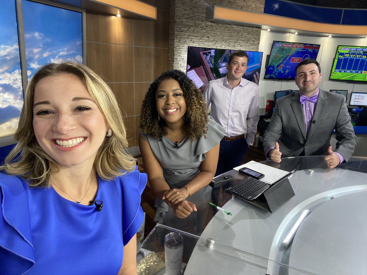 Happy Monday!! Join us on Sunrise to kick off your work week ☀️ We’ve got <a href="/TheWxChannelor/">Chandlor Jordan</a> in the house this morning learning the ropes with @Tonystormwx. Let’s make it a great one! <a href="/IntisarOnAir/">Intisar✨</a> <a href="/wis10/">WIS News 10</a>