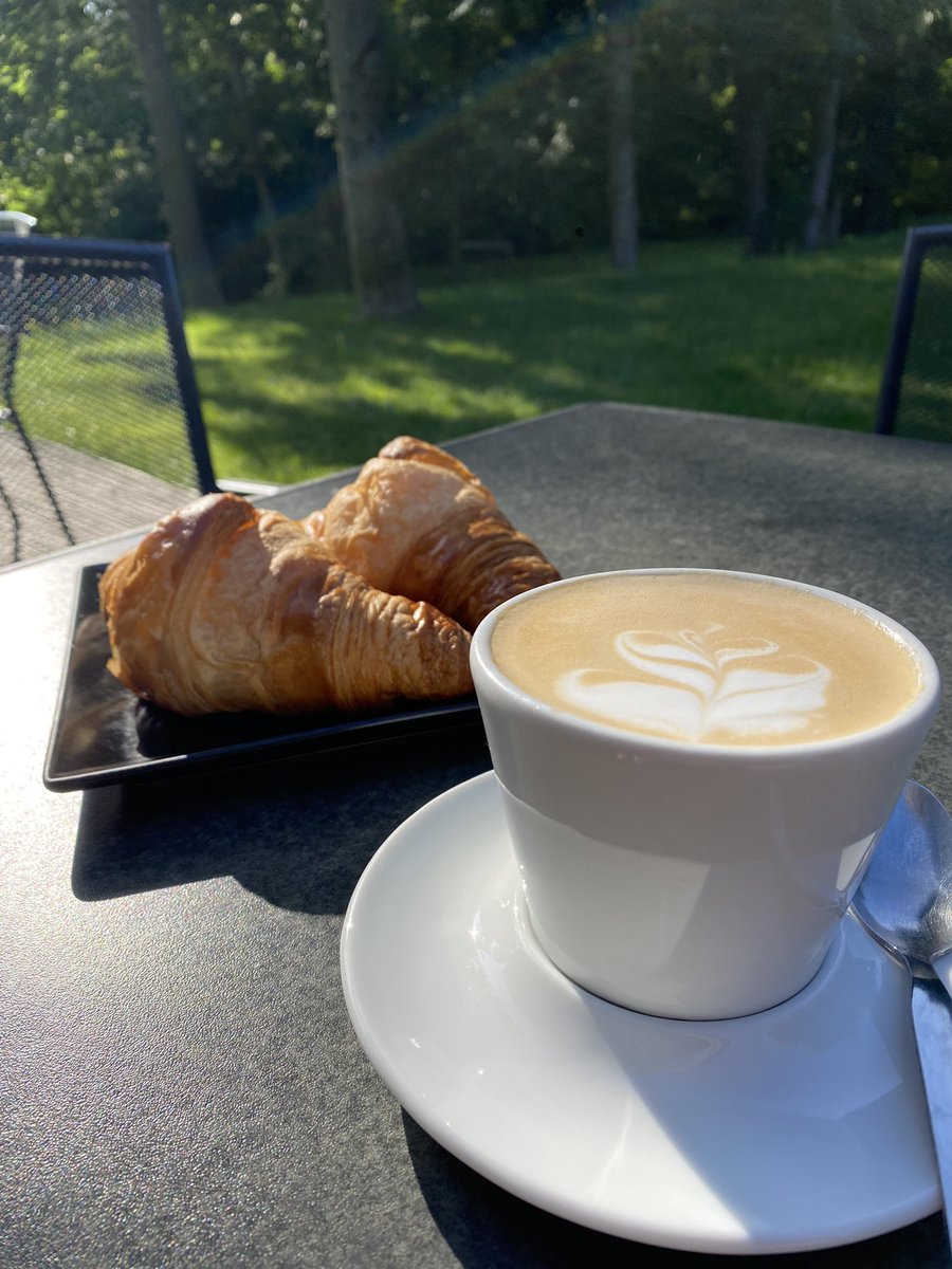 trojkafe's tweet photo. Krásné pondělí ☕️🍀
#trojanovice #trojkafe #frenstat #stezkavalaska #beskydy #radegast #radhost #pustevny #morava #visitcz #fantastickebeskydy #radegastovybeskydy #mountains #naturelover #coffee #libusin #beskydymountains https://t.co/05tkfzOUB3