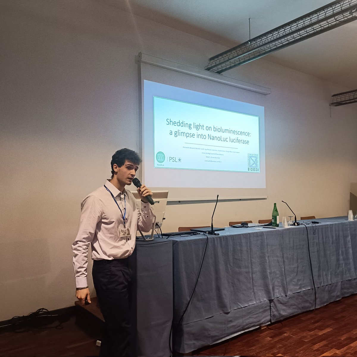 martae_alberto's tweet photo. It's time for another interesting talk from Alessandro Bonardi from #Bicocca and #ENSCP at #Theobio2023! https://t.co/cNom9hUAjG