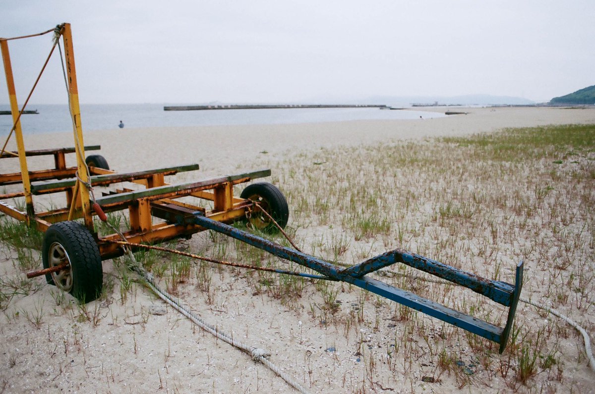 静かな海は良い

#film #filmphotography
#nikon #nikonfm2
#nikkor #nikkor24mm
#fujifilm #fujicolorc200