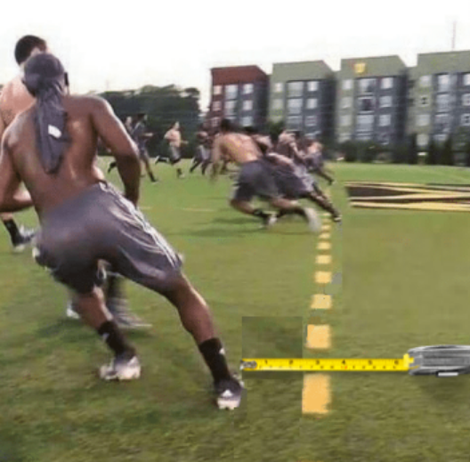 thewinningdiff1's tweet image. "When you skip a few reps or cut a corner, you aren't only tricking your coach - you're cheating your teammates and yourself." @AllistairMcCaw 

This space is not a matter of feet or inches. It's a matter of discipline, integrity, focus, effort, respect, and execution.