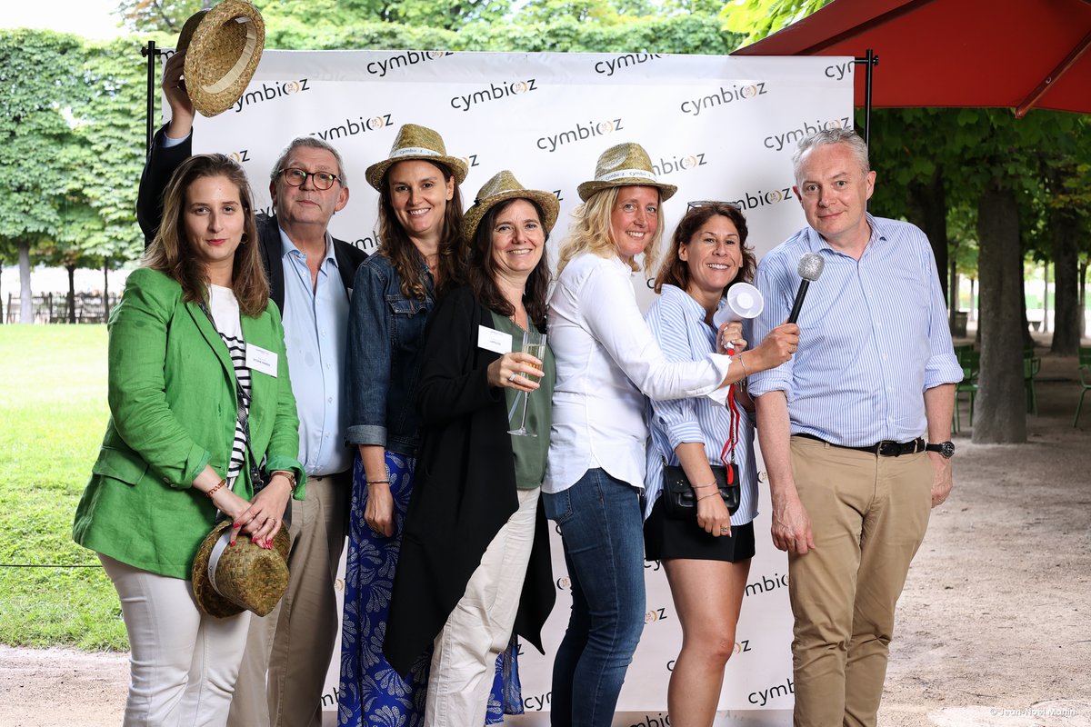 cymbiozrp's tweet image. 🌳🥂De la compétition + "un peu" de pluie + des équipes enthousiastes + des rires = un moment inoubliable pour fêter nos #15ans. Un grand bravo et un grand merci aux équipes qui ont participé à la 11ème édition de la Cymbioz'cup ! 🏆Toute la team vous souhaite un très bel été !
